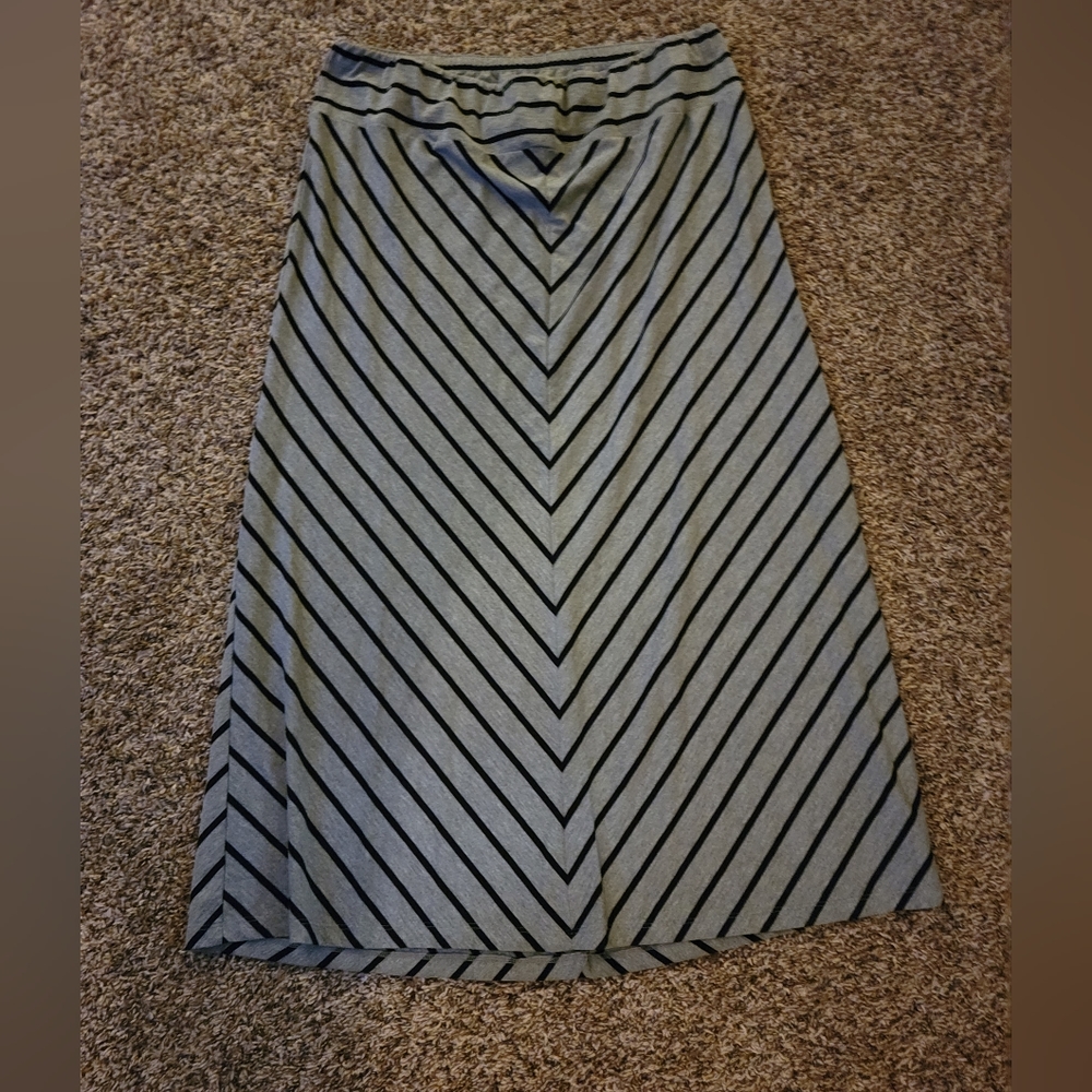 Women's 1x long skirt.